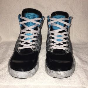 KOBE 9 NSW 'BLACK PLATINUM'
Size 10.5